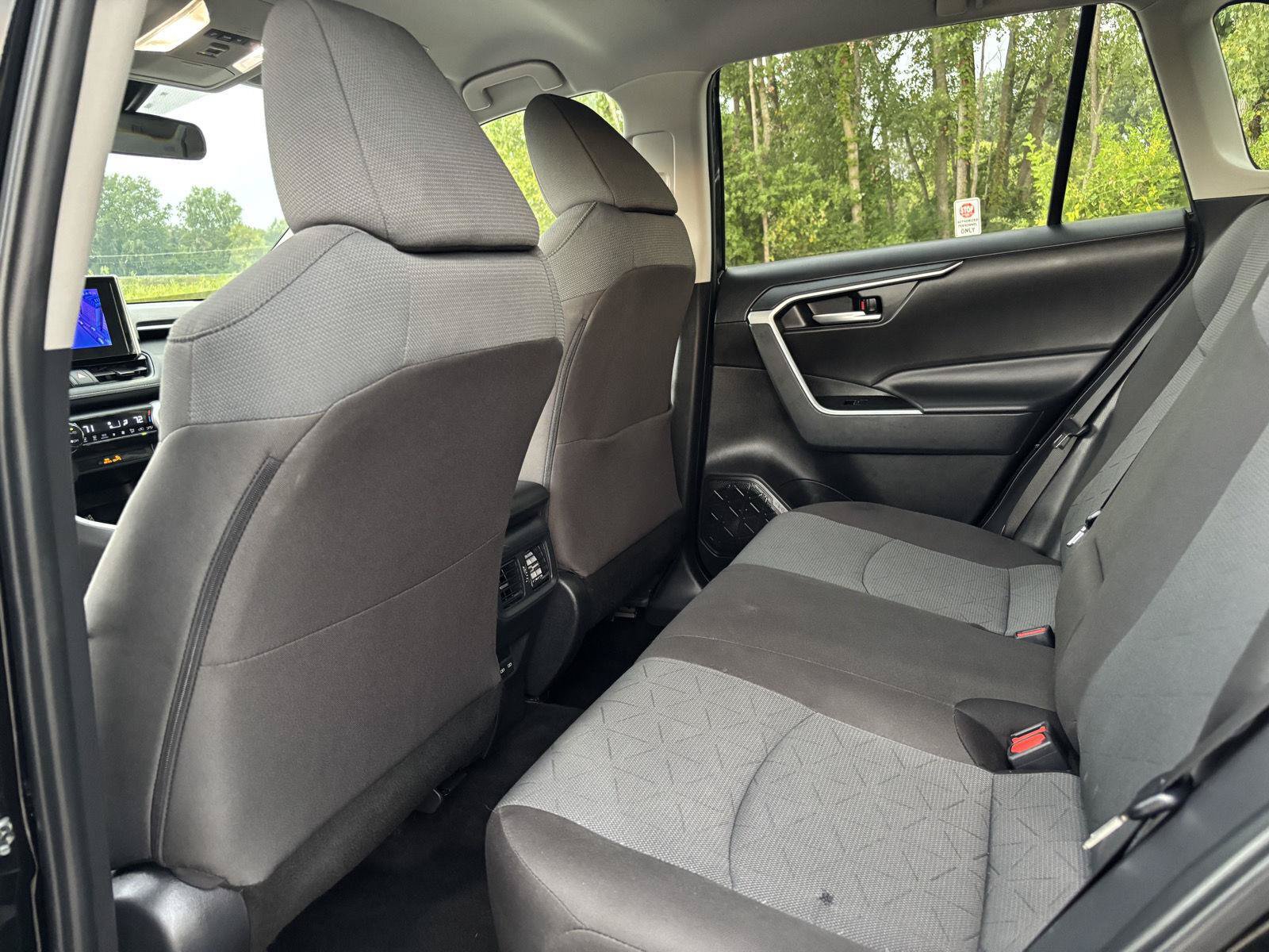 Used 2025 Toyota RAV4 XLE AWD/4WD image 19