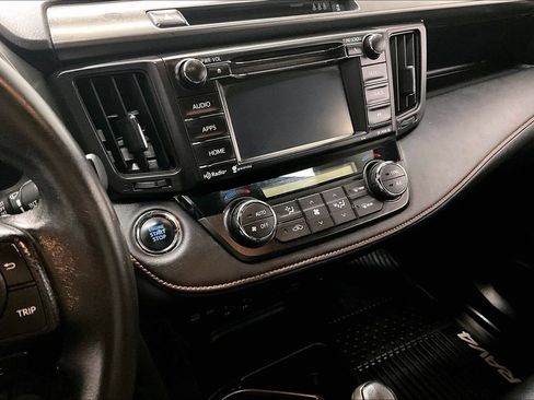 Used 2017 Toyota RAV4 SE AWD/4WD image 8