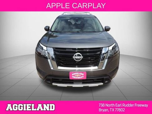 Used 2024 Nissan Pathfinder Platinum FWD image 9