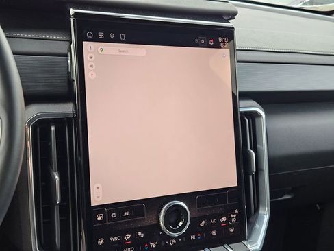 Used 2024 GMC Acadia Elevation image 16