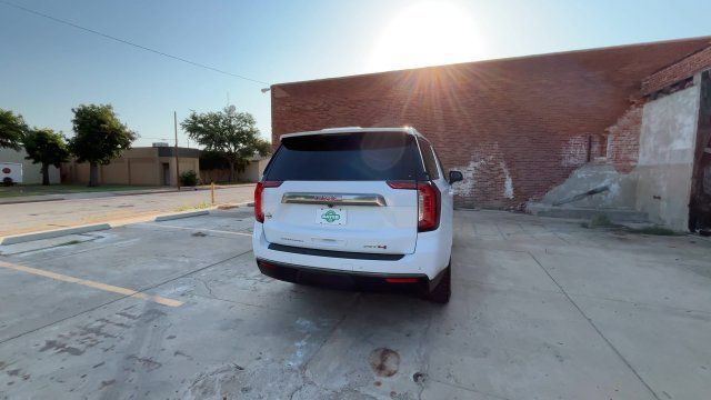 Used 2023 GMC Yukon AT4 w/ Technology Package AWD/4WD image 7