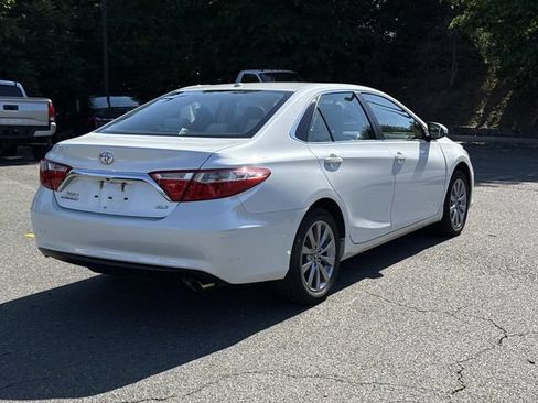 Used 2017 Toyota Camry XLE FWD image 2