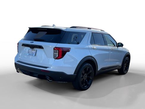 Certified 2022 Ford Explorer ST-Line w/ Class IV Trailer Tow Package RWD image 5