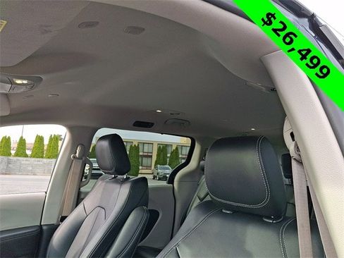 Certified 2024 Chrysler Pacifica Touring-L image 14