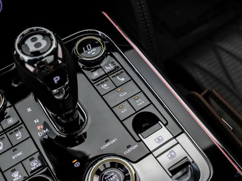 Used 2022 Bentley Flying Spur V8 AWD/4WD image 60