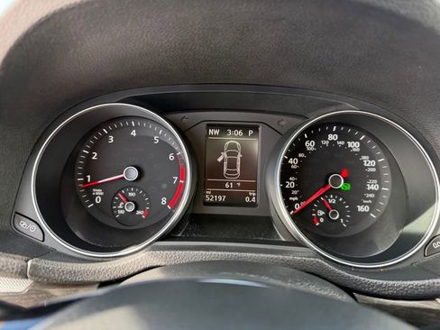 Used 2018 Volkswagen Passat 2.0T SE w/ SE Lighting Package image 29