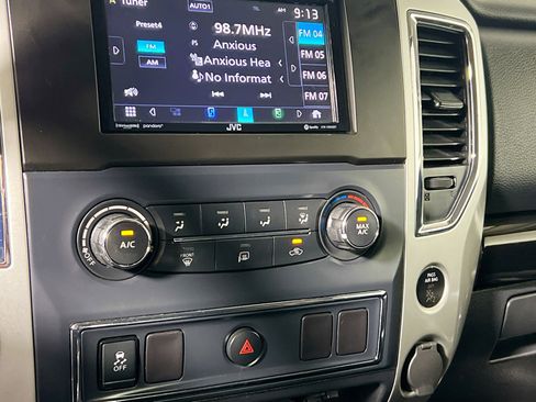 Used 2017 Nissan Titan SV RWD image 27