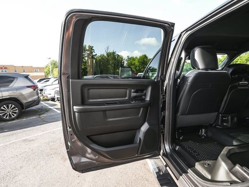 Used 2026 RAM 2500 Tradesman w/ Chrome Appearance Group AWD/4WD image 13