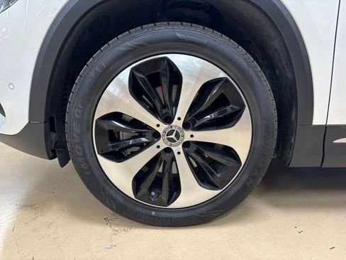 Used 2025 Mercedes-Benz GLA 250 4MATIC image 31