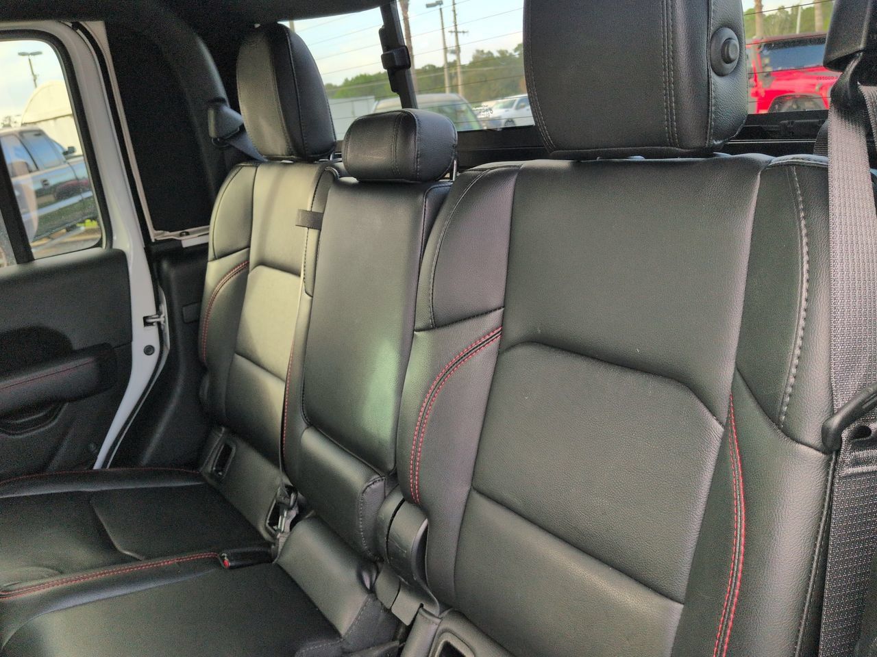 Used 2022 Jeep Gladiator Rubicon w/ LED Lighting Group AWD/4WD image 14
