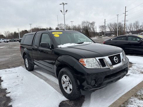Used 2013 Nissan Frontier SV image 3