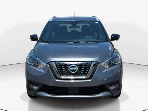 Used 2020 Nissan Kicks SR w/ SR Premium Package FWD image 9