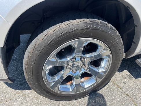 Used 2015 RAM 1500 Laramie w/ Convenience Group AWD/4WD image 9