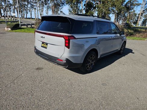 New 2026 Kia Carnival SX image 5