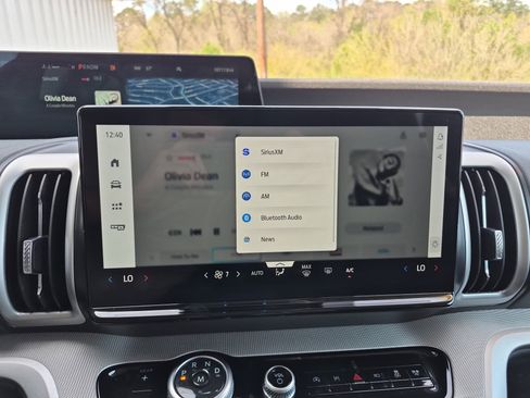 Used 2025 Ford Expedition Active image 33