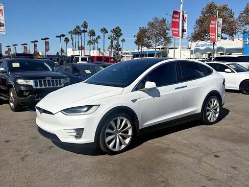 Used 2016 Tesla Model X Performance AWD/4WD image 2