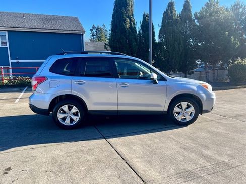 Used 2015 Subaru Forester 2.5i Premium w/ All-Weather Package AWD/4WD image 3