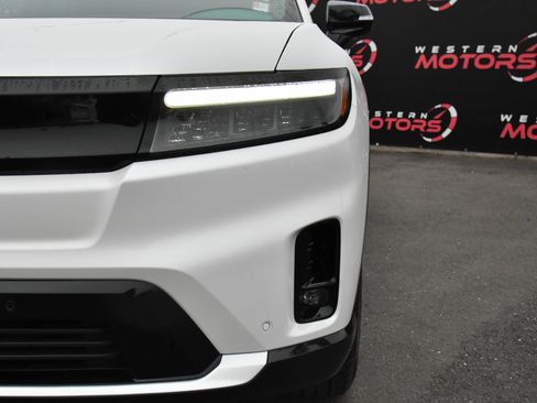 Used 2024 Honda Prologue Touring image 11