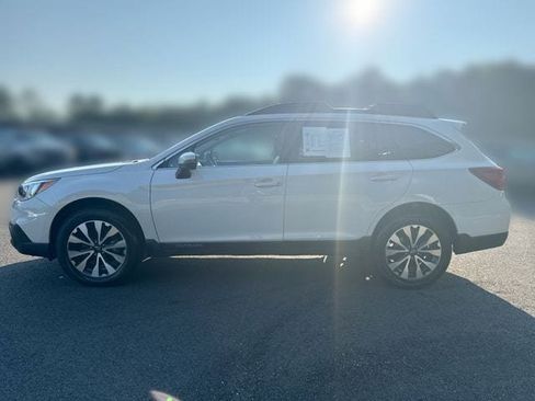 Used 2017 Subaru Outback 2.5i Limited AWD/4WD image 5