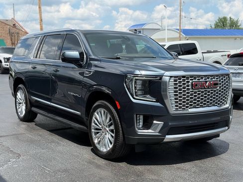 Used 2021 GMC Yukon XL Denali AWD/4WD image 3