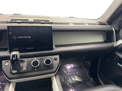 Used 2025 Land Rover Defender 110 S image 52