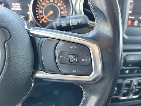 Used 2020 Jeep Wrangler Unlimited Sahara image 30