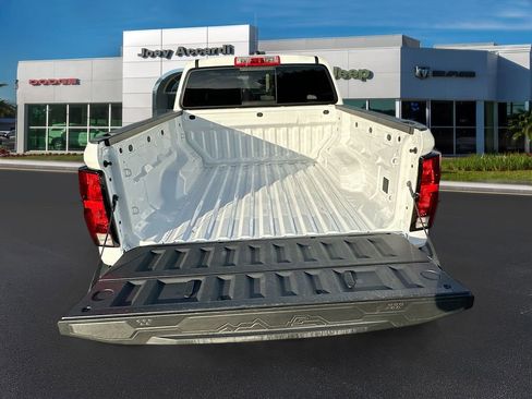 Used 2024 Chevrolet Colorado LT w/ LT Convenience Package image 29