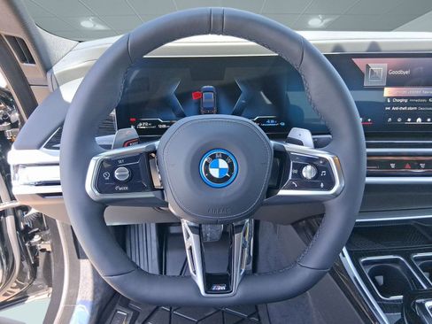 New 2026 BMW 750e xDrive w/ Premium Package image 20