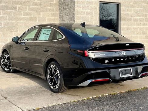 New 2025 Hyundai Sonata SEL image 3