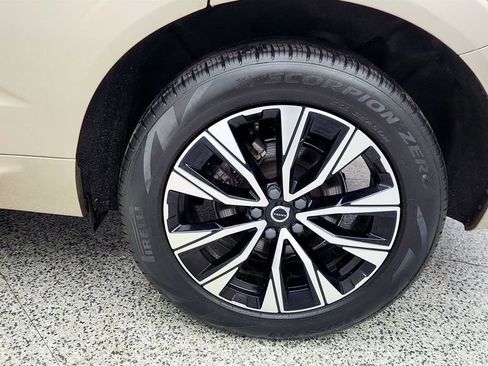 Used 2023 Volvo XC60 B5 Plus w/ Protection Package Premier AWD/4WD image 9