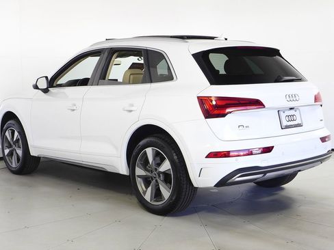 Used 2023 Audi Q5 2.0T Premium w/ Convenience Package image 9