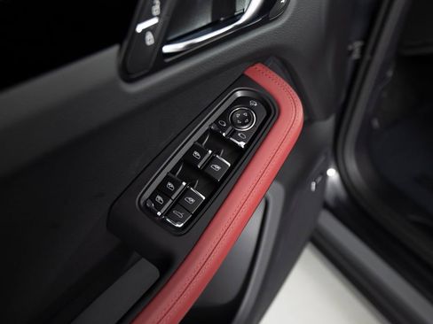 New 2026 Porsche Macan AWD/4WD image 19