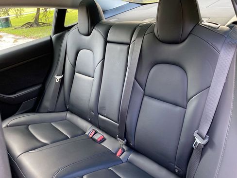 Used 2022 Tesla Model 3 image 34