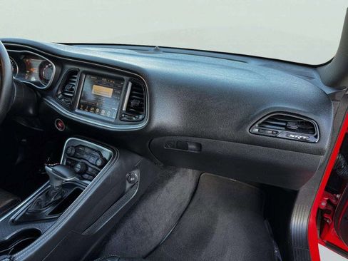 Used 2015 Dodge Challenger SRT image 47