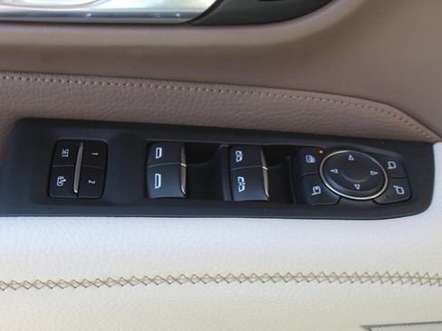 Used 2021 GMC Yukon XL Denali w/ Denali Premium Package image 38