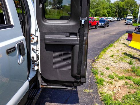 Used 2009 Ford F250 Lariat image 26