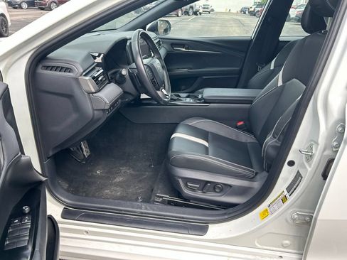 Used 2025 Toyota Camry SE FWD image 7