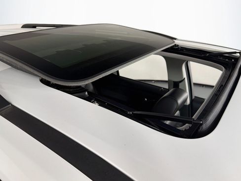 Used 2021 Chevrolet Traverse Premier w/ Redline Edition FWD image 22