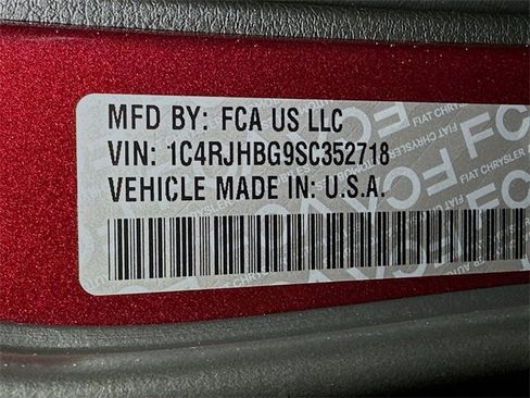 New 2025 Jeep Grand Cherokee Limited w/ Luxury Tech Group II image 16