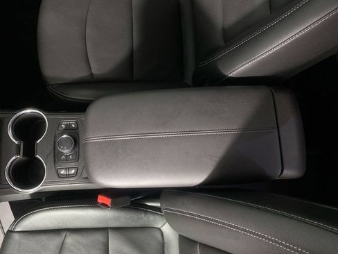 Certified 2023 GMC Terrain SLT FWD image 20
