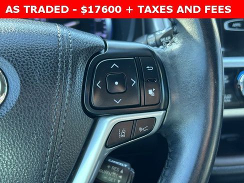 Used 2018 Toyota Highlander XLE image 24