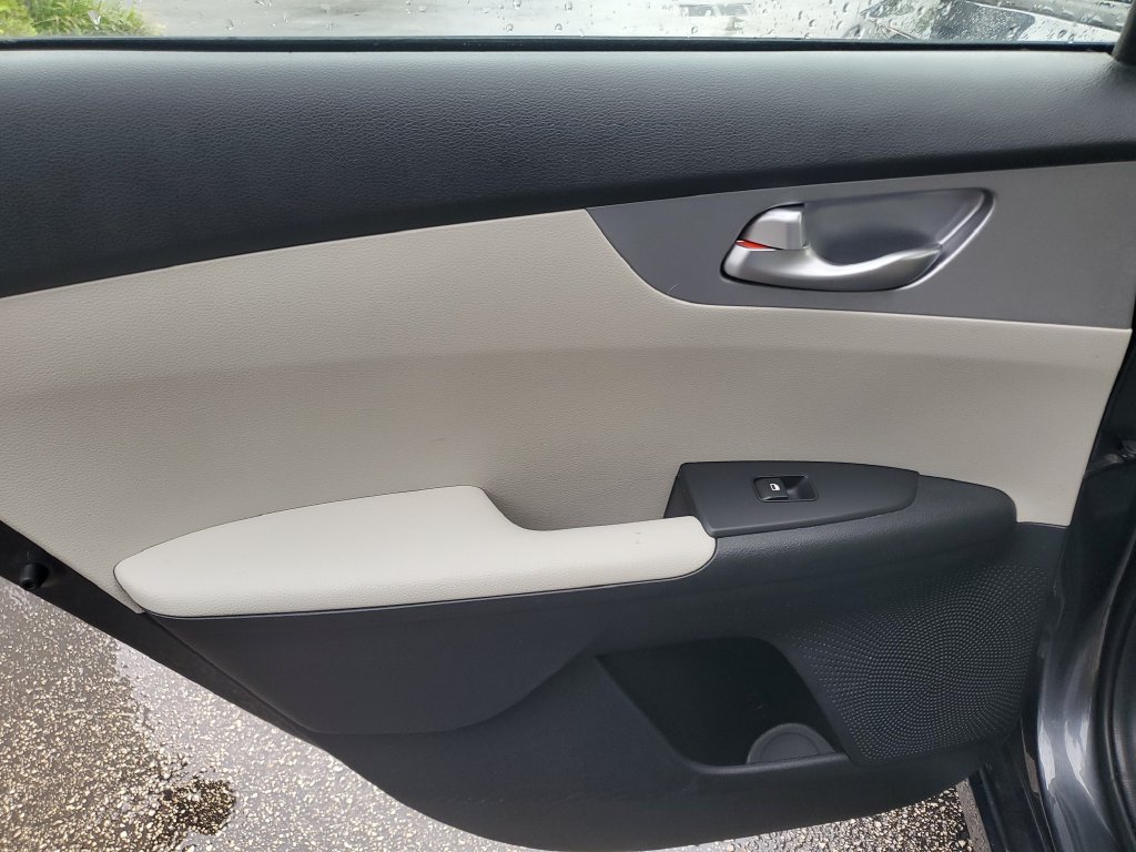 Used 2022 Kia Forte LXS FWD image 10
