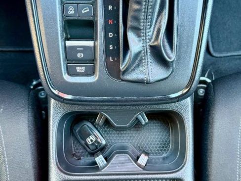 Used 2025 Honda CR-V LX image 27