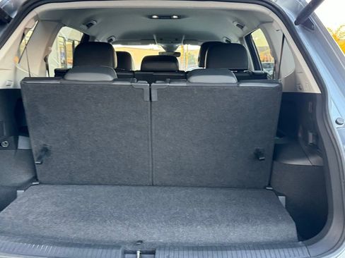 Used 2024 Volkswagen Tiguan SE image 7