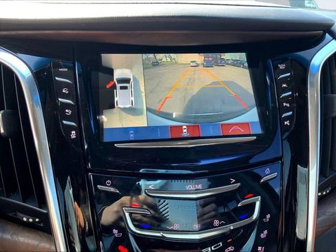 Used 2019 Cadillac Escalade Premium Luxury AWD/4WD image 21