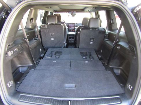 Used 2024 Jeep Grand Cherokee L Limited w/ Luxury Tech Group II image 39