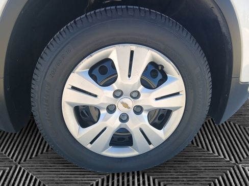 Used 2017 Chevrolet Trax LS image 9