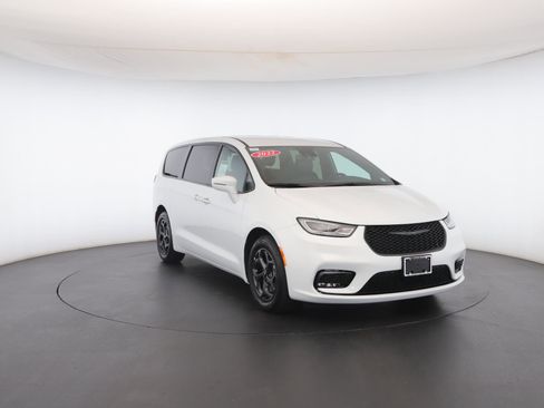 Used 2022 Chrysler Pacifica Touring-L w/ S Appearance Package image 35