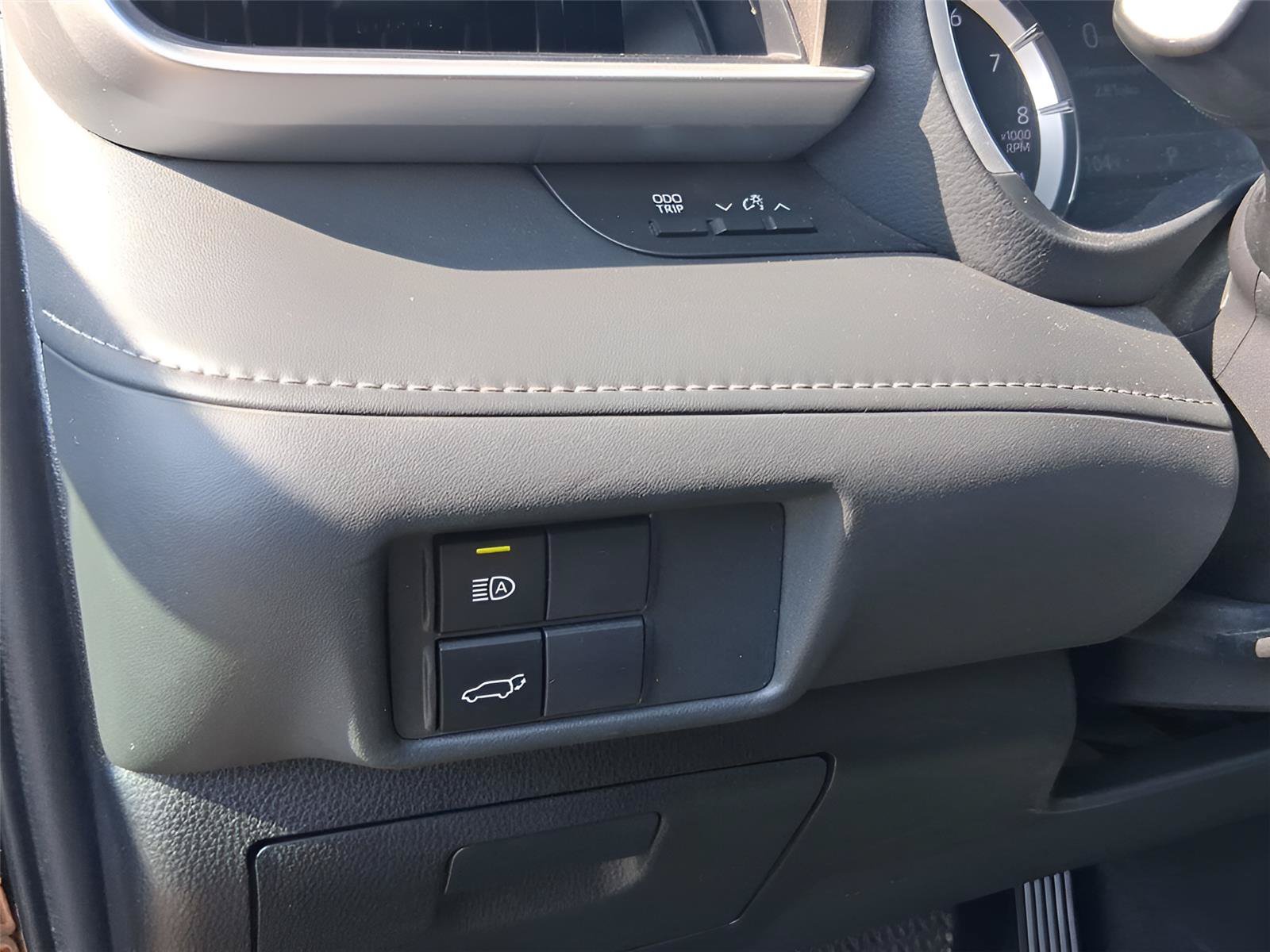 Used 2022 Toyota Highlander XLE FWD image 21