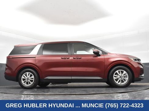 Used 2023 Kia Carnival LX FWD image 24